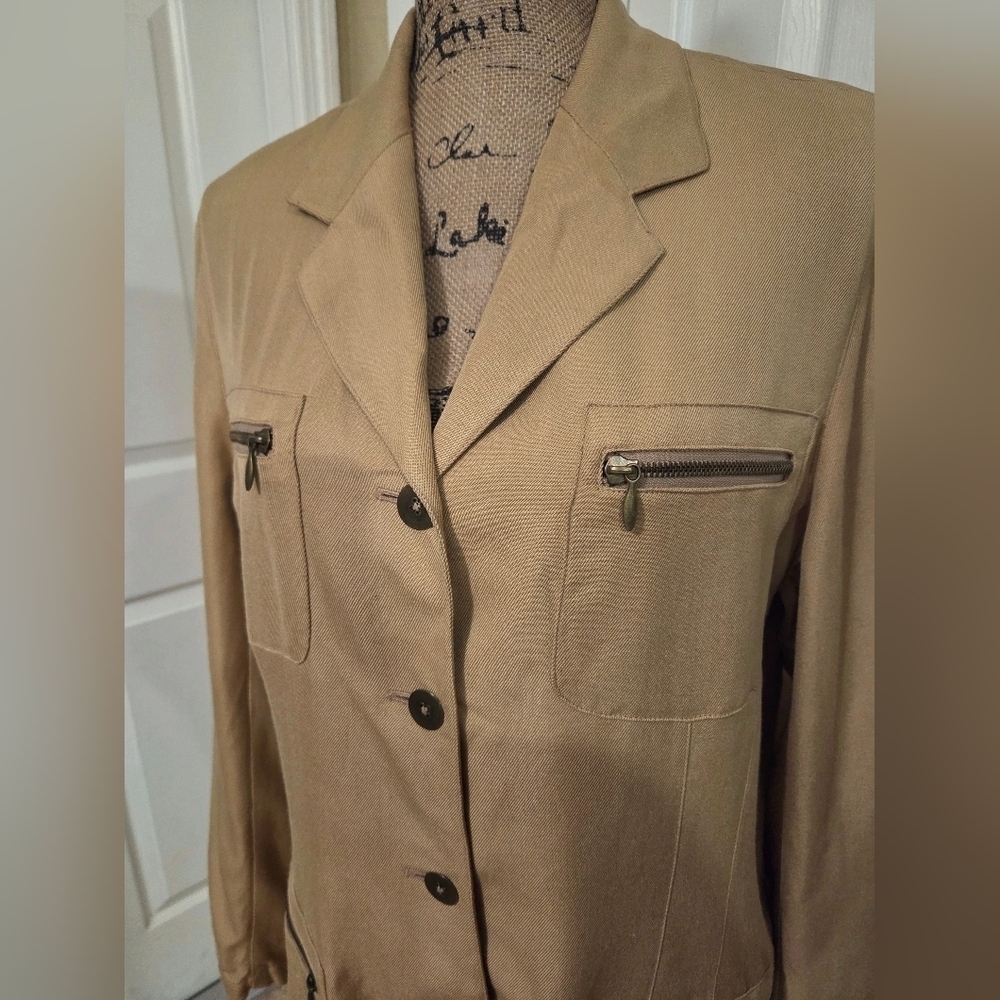 Emanuel Ungaro 100% Silk Tan Blazer with Zipper Pockets Size 8 - Picture 2 of 13